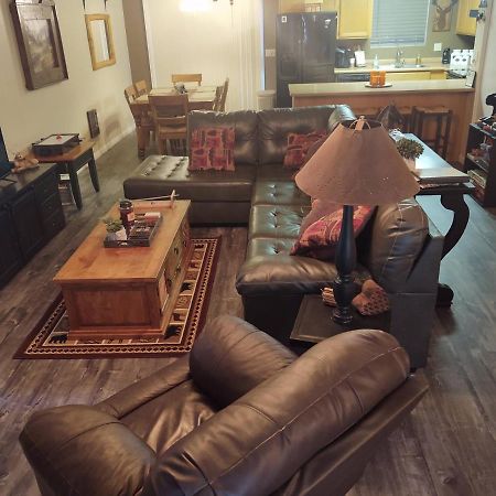 Your Home Away From Home! باينتوب ليكسايد المظهر الخارجي الصورة